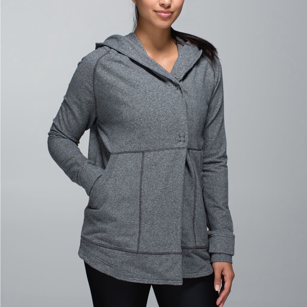 Lululemon Find Your Centre Wrap
Heathered Speckled Black / Black
size 8